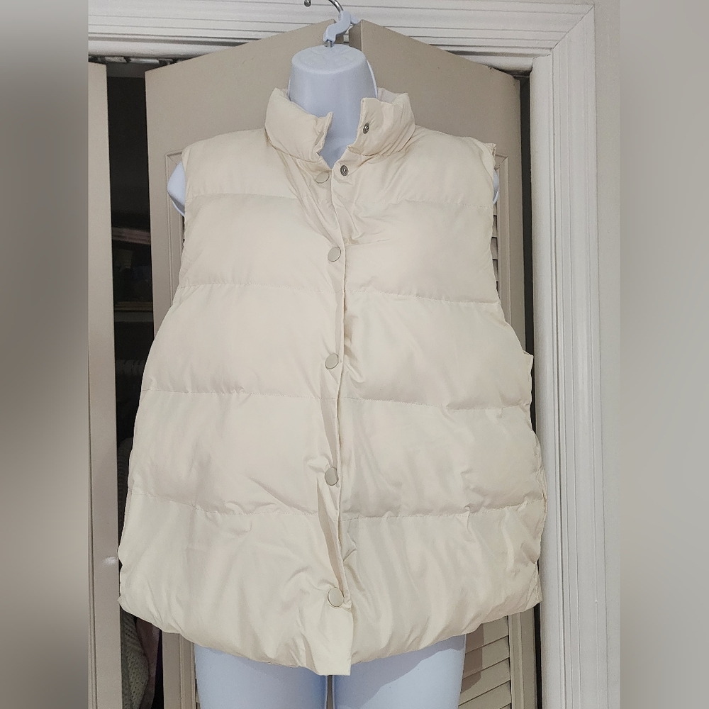 johnnie-O Lina Puffer Vest In Birch NWT M - Picture 3 of 7